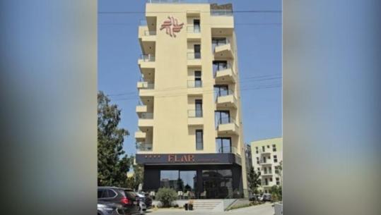 Dhunuan kamerierin 18-vjeçar pasi kërkoi pagën, Gjykata e Durrësit lë në burg djalin e pronarit të hotelit dhe shokun e tij! Xhaxhai i të riut sot para togave të zeza