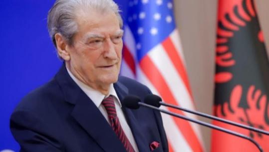 Mero Baze: Telendisja e Sali Berishës për një vizë amerikane