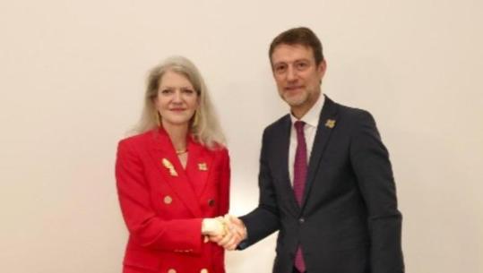Hoxha takon Nënsekretaren amerikane Allison Hooker: Shqipëria dhe SHBA thellojnë partneritetin strategjik