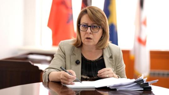 Marrëveshja për presidentin, deputetja Hykmete Bajrami i del kundër Abdixhikut: S'jam numër për t'ia zgjatur pushtetin Kurtit  