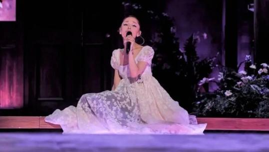 Mes emocioneve dhe lotëve, Ariana Grande përfundon turneun dhe tërhiqet nga jeta publike