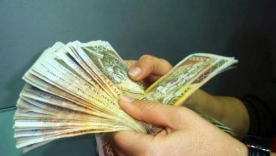 Kursime në rritje, por shqiptarët nuk i ‘bllokojnë’ paratë, BSH: 56% e kursimeve janë ‘pa afat’, tërhiqen në çdo kohë