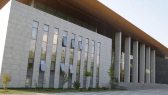 Mero Baze: Vetëgjyqësia e drejtësisë me pagat e saj