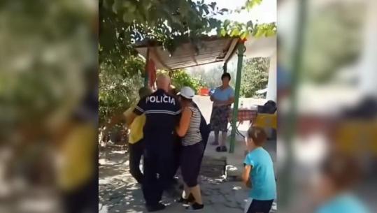 Akuza për dhunë ndaj qytetarit në Kuçovë, policia sqaron ngjarjen: Kërcënoi vëllanë me çifte, kundërshtoi shoqërimin