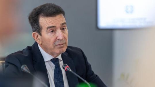 ‘Call center’-at mashtrues në Shqipëri, ministri grek: Shënjestrojnë të moshuarit, do të arrestohen të gjithë