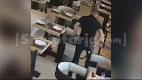 Ngjarja në ‘Regina Palm’ në Vlorë, momenti kur njerëzit e armatosur të Luan Muçës rrethojnë dhe kërcënojnë biznesmenin Bedinaj