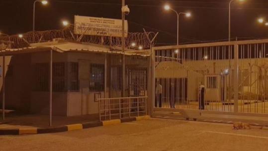 Celular në burgun e Fierit, ‘e pësojnë’ dy të paraburgosur! Pezullohen nga detyra 4 punonjës, u caktohet masa ‘detyrim paraqitje’