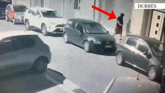 Tritoli me celularin pranë makinave të parkuara në Durrës, policia arreston dy të dyshuarit