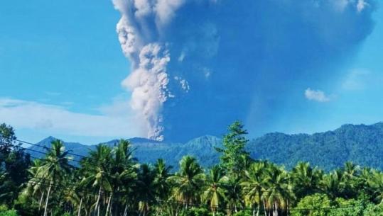Shpërthen vullkani në Indonezi, mbyllen 8 aeroporte!  Mbi 700  fluturime të pezulluara dhe mbi 150 mijë pasagjerë të bllokuar