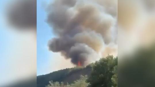Riaktivizohet zjarri në fshatrat Zimaj dhe Kalivac të Lezhës, ndërhyet me helikopter nga ajri për shuarjen e flakëve