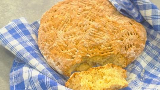 Kulaç me kos nga zonja Mirela, receta e gjyshes që nuk dështon kurrë!