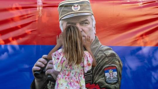 Beogradi mbyll hyrjen për homazhet ndaj Ratko Mlladiçit, ceremonia ndiqet në ekran gjigant