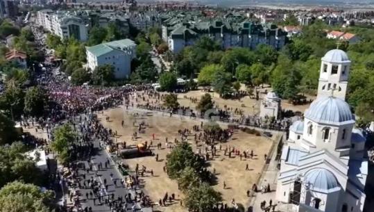 Komisioni Europian mesazh Serbisë pas varrimit të Ratko Mlladiçit: Lavdërimi i kriminelëve të luftës dhe mohimi i genocidit bien ndesh me vlerat europiane