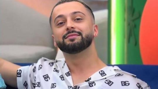 Hyri me armë zjarri brenda një studioje muzikore në Kosovë dhe kërcënoi pronarin, Gjesti i shpëton burgut, dënohet 2 vite me kusht dhe 6 mijë euro gjobë