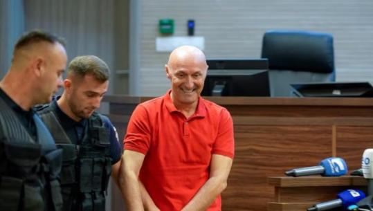 U arrestua nën akuzat për spiunazh për llogari të Serbisë, Fatmir Sheholli del para gjykatës në Kosovë: Jam i pafajshëm!