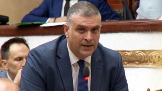 Blushi: Të shkrihet Parlamenti, nuk përfaqëson interesat e shqiptarëve! I kemi vënë popullit gardh metalik, Kuvendi në shtetrrethim