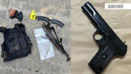 Plagosi 29-vjeçarin në këmbë pas konfliktit në Krumë, vetëdorëzohet i dyshuari! Shkon në polici me pistoletën, i gjendet edhe kallashnikov e antiplumb