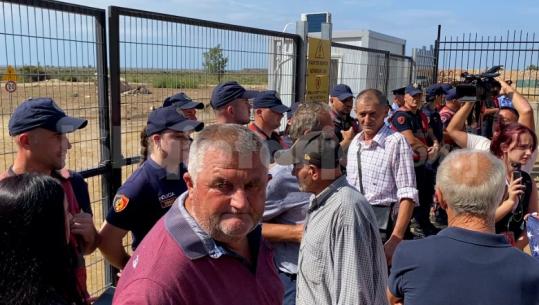 Rrjoll, rikthehen protestat kundër resortit të Bashkim Ulajt! Banorët përplasen me policinë: Nuk e falim tokën, stop ndërtimit