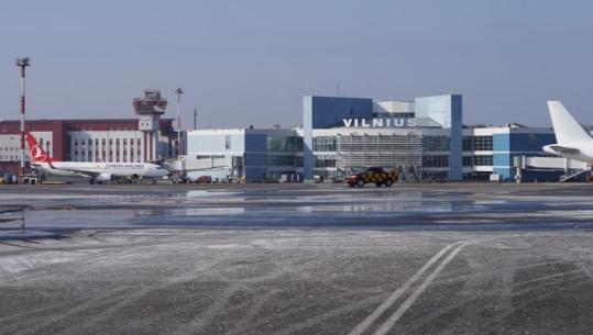 Mbyllet aeroporti i Vilniusit, alarm për një dron në hapësirën ajrore të Lituanisë