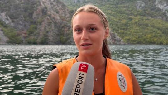 Xhenifer Gjoni, e reja që po i jep jetë turizmit në Koman: E lumtur që babai na riktheu nga emigrimi! Jam një ndër fitueset e ‘Paketës së Maleve’