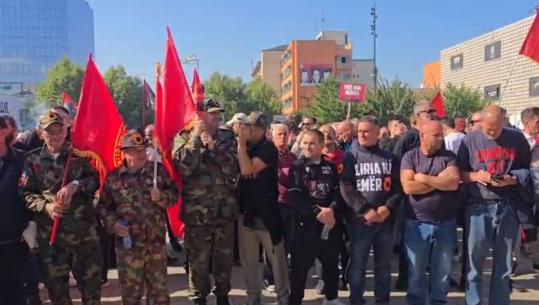 LIVE TV- Në 10:00 shpallet vendimi për ish-krerët e UÇK-së, Prishtina pret në shesh me një thirrje: Na i ktheni djemtë n’shpi! Tensione në Hagë