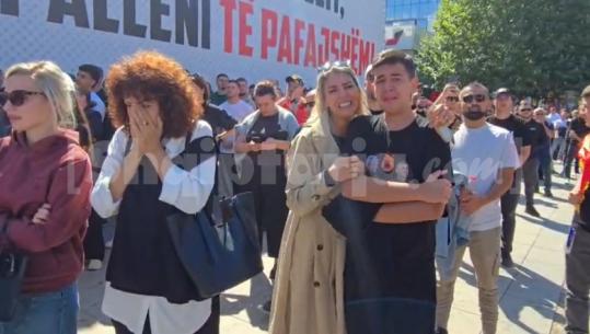 Vendimi i Hagës për ish-krerët e UÇK-së qytetarët në Prishtinë në lot