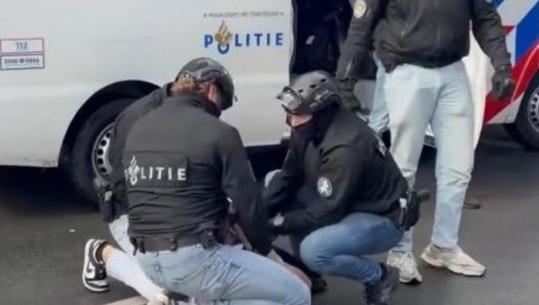 Tensione në Hagë pas dënimit të ish-krerëve të UÇK, policia holandeze arreston mbështetësit