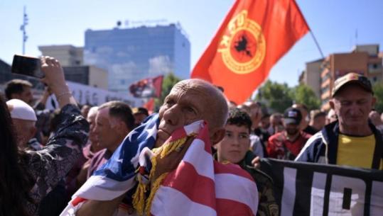 Prishtina shpërthen në lot pas verdiktit të Hagës, qytetarët nuk e fshehin dhimbjen pas dënimit të komandantëve të UÇK-së