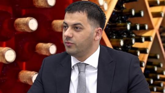 Dosja ‘AKSHI’/ Zhdukja e 950 mijë euro verë nga kantina në vilën e Ergys Agasit, arrestohet në Tiranë kushëriri i tij, Eno Agasi!