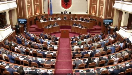 Sot Kuvend, 5 interpelanca në rend dite! PD: Të mos votohet drafti i PS për pagat e magjistratëve, të vijojmë me konsultimet! Rrëzohet kërkesa e opozitës për komisionin për ‘Kayo’
