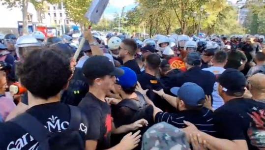 Sërish përplasje në protestës, protestuesit bllokojnë rrugët dhe tentojnë të çajnë kordonin e policisë! Disa të shoqëruar