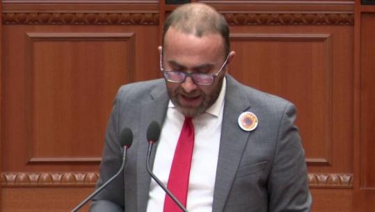 Pagat e magjistratëve, Bardhi në Kuvend: Qeveria po luan me gjyqtarët e prokurorët, i trajtojnë sikur paratë do dalin nga xhepi i majtë i xhaketës së Ramës