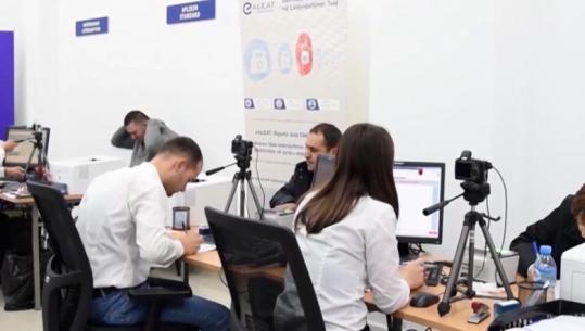 Ekskluzive/ David Isac 'maja e ajsbergut'! Llogaria aktive e punonjësit në pension ‘porta’ e krimit në gjendje civile, u ndërruan 10 identitete