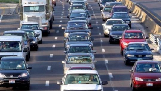Doganat publikojnë manualin e ri për zhdoganimin e makinave, kilometrazhi do të ndikojë në vlerësimin e automjeteve të prodhuara në 10 vitet e fundit