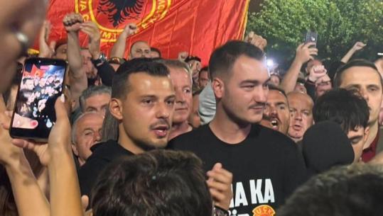  'Kush është trim, kush është djal, sot atdheut zot me i dal', Shqiptarët në Prishtinë këndojnë njëzëri kundër vendimit të Speciales