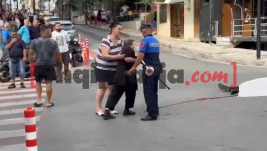 VIDEO/ ‘O djali i nënës!’ Momenti prekës kur nëna mëson për vrasjen e 42-vjeçarit në Sarandë