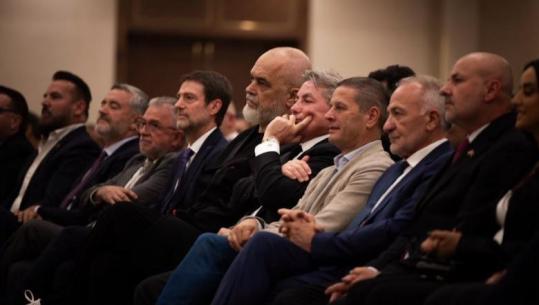 Takimi me shqiptarët në Michigan, ministri Hoxha: Së shpejti hapim Konsullatën e Përgjithshme në Detroit, shteti më pranë qytetarit me shërbime konsullore më të mira