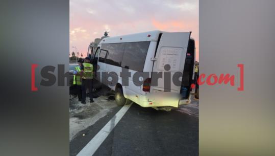 Tiranë/ Furgoni me pasagjerë përplaset me bordurën në Kashar, katër të lënduar! Dërgohen te Trauma