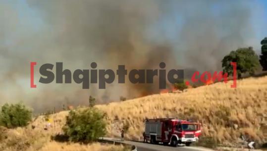 Himarë/ Zjarr në kodrat e Llamanit, flakët përparojnë falë erës së fortë