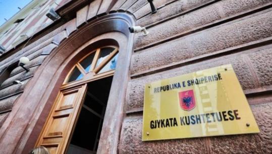 Gazetarët kërkojnë pezullimin e rregullores së GJKKO-së, Kushtetuesja cakton Asim Vokshin gjyqtar të çështjes