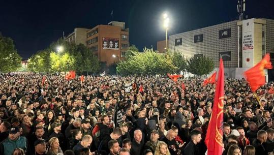 Kosovë/ ‘Jo në emrin tim’, mijëra qytetarë sërish protestë në mbështetje të ish krerëve të UÇK-së! Thirrje institucioneve të veprojnë