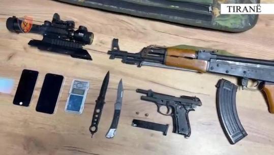  Me armë zjarri në shtëpi, 2 të arrestuar në Tiranë e Krujë! Sekuestrohen pistoletë, kallashnikov e shënjestër optike (EMRAT)