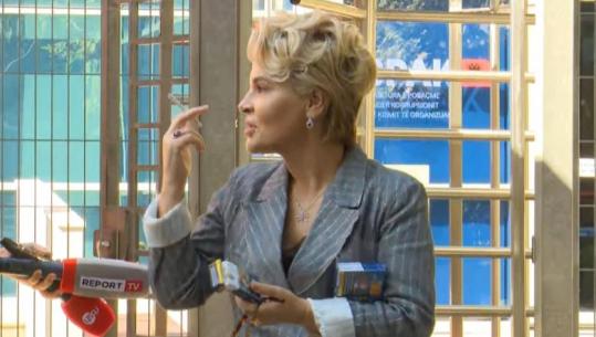 Kryemadhi me stekë cigaresh pas daljes nga SPAK: Hyseni fiku radarët për një rrahje zemre! Meta s’e bënte këtë gjë për mua, kishte hallin e Kushtetutës! Gjynah që s’kemi bërë gjë