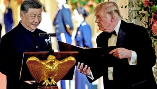 Takimi Kinë-SHBA në Shtëpinë e Bardhë, Trump i dhuron Xi Jinping një skulpturë të shqiponjës, simbolit të SHBA