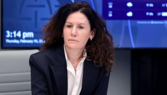 Thoma Gëllçi: Kush e çoi Vlora Hysenin në krye të SHISH-it?