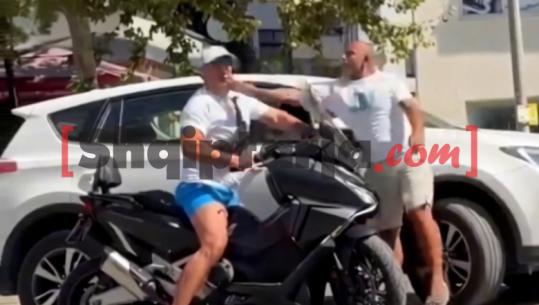 Pronari i 'Mira Mare' qëllon me shpullë shefin e policisë së Krujës, sherr në muajin korrik pasi bëri manovra të rrezikshme në rrugë! Ofendime mes palëve