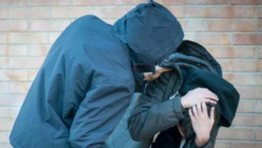 Parandalohet konflikti i dhunshëm mes dhjetëra të miturve në Yzberisht, 23 adoleshentë nën hetim! Policia u gjen edhe shkopinj bejsbolli