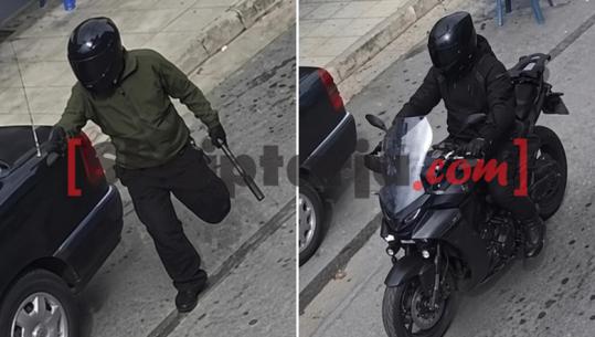 Me dy armë në duar dhe me skafandër në kokë, Report Tv siguron foton e autorit në momentin kur eliminon ‘Tanin e Rruzhdiut’ në Sarandë