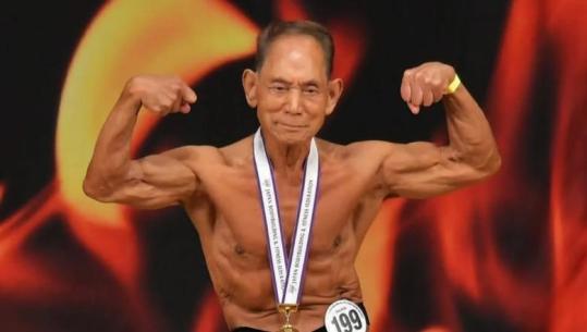 Gjyshi që jeton si atlet! Historia e 90-vjeçarit japonez që stërvitet 6 ditë në javë dhe vendos rekorde: Dua të jem bodybuilder derisa të vdes