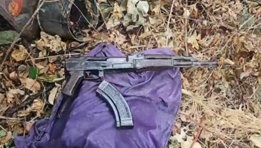 Fier/ Policia i shkon për kontroll në banesë, 66-vjeçari kapet me automatik dhe 29 fishekë